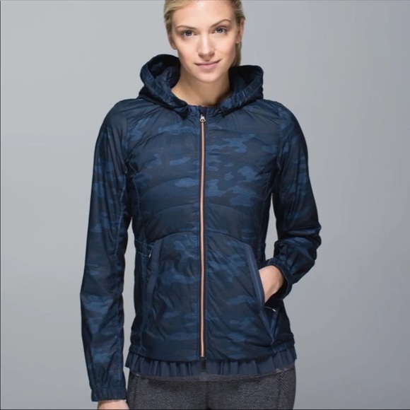 Lululemon Spring Fling Jacket Camo Oil Slick Blue - Picture 6 of 8